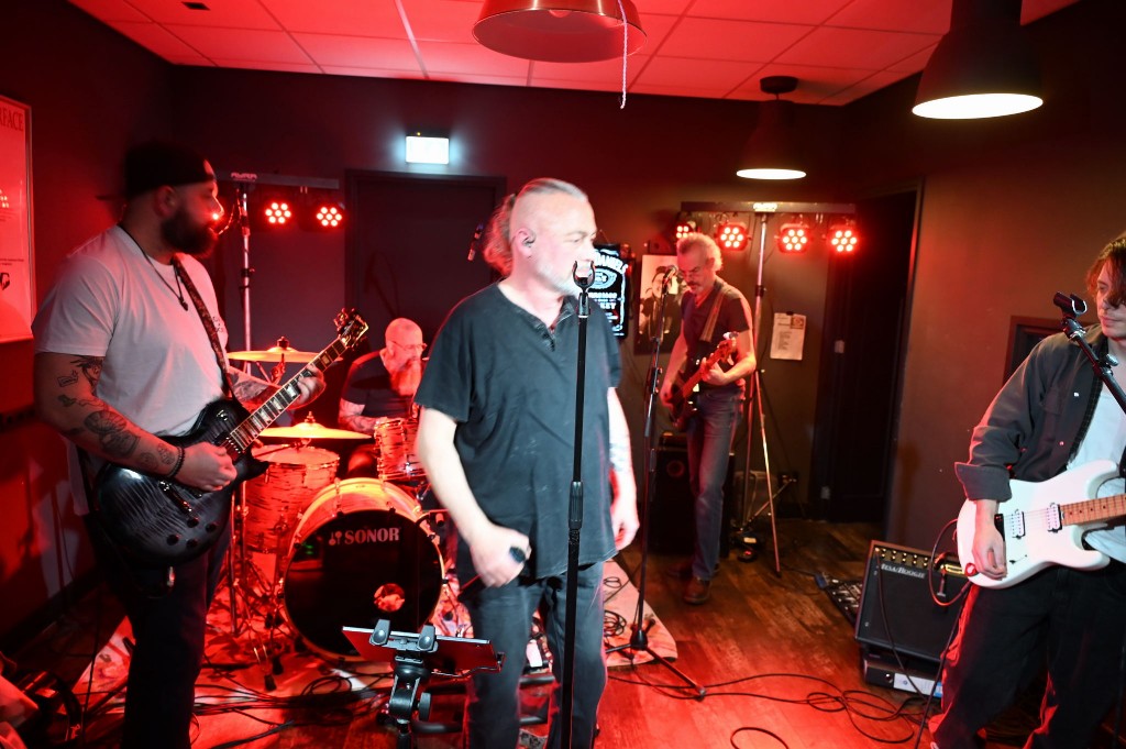 ../Images/10 jaar Ro's Barbershop 206.jpg